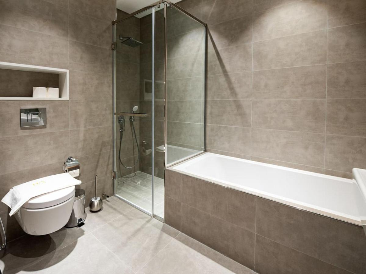 Apartment Elegant 2 Bed Maids In Dt1 With Rooftop Pool Dubai