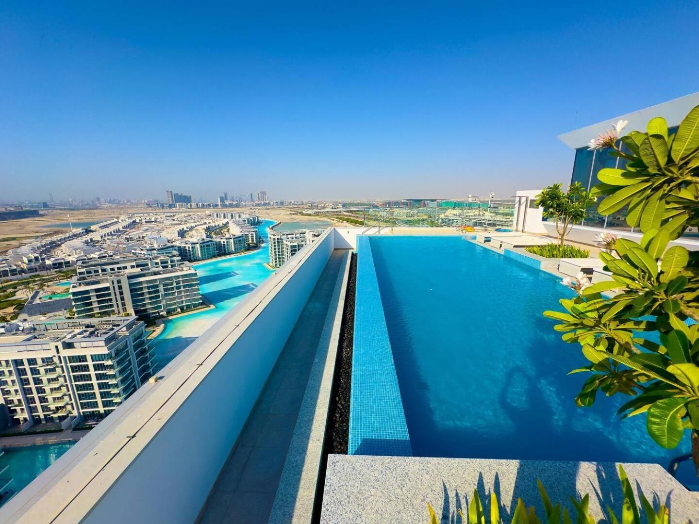 Apartment Elegant 2 Bed Maids In Dt1 With Rooftop Pool Dubai
