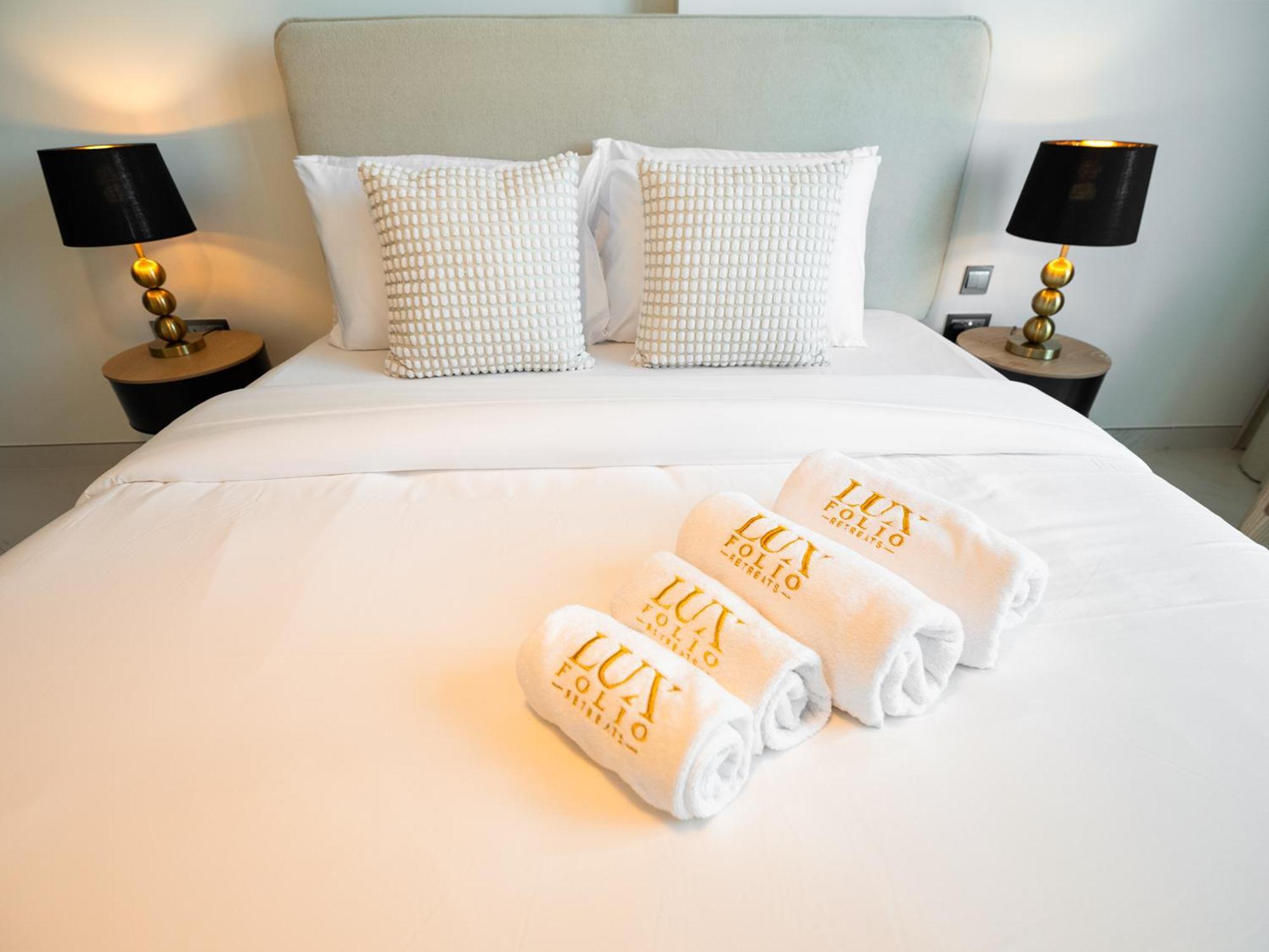 Elegant 2 Bed Maids In Dt1 With Rooftop Pool